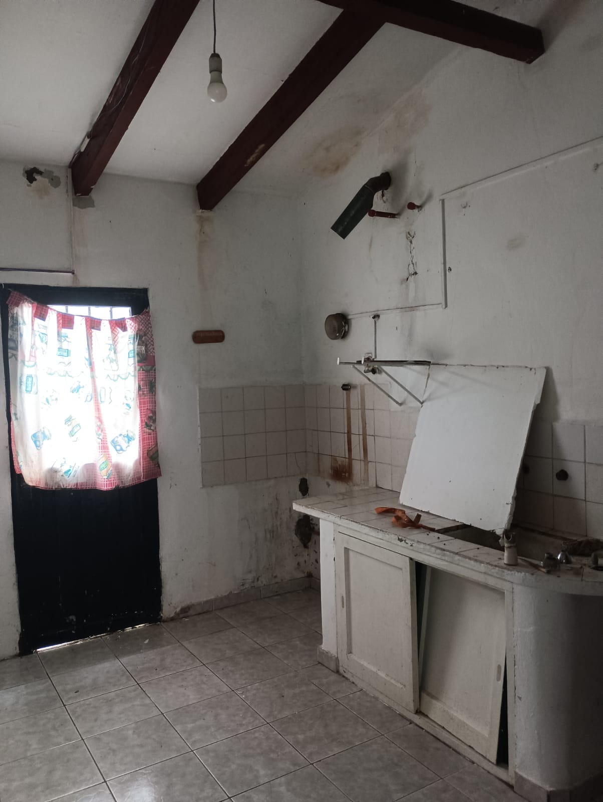 VENDO casa a reciclar en en Centro de VILLA CARLOS PAZ