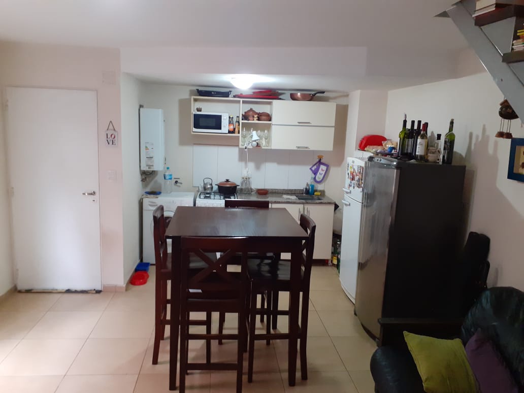 DUPLEX DE UN DORMITORIO CON BALCÓN EN ALBERDI!