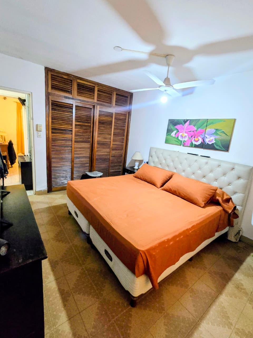 VENTA DE CASA 3 DORM COCHERA Y PATIO.B YOFRE SUR