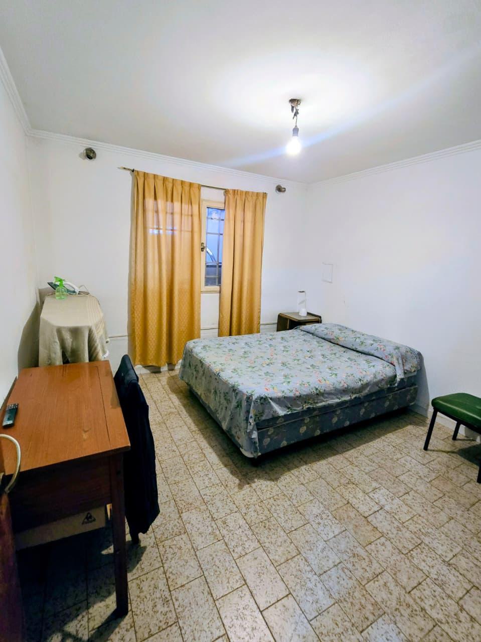 VENTA DE CASA 3 DORM COCHERA Y PATIO.B YOFRE SUR