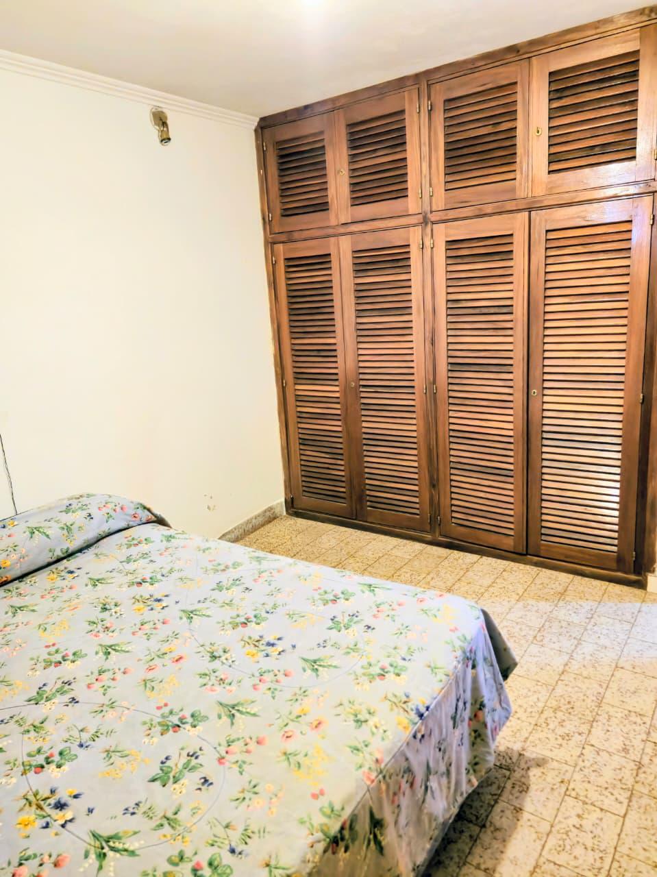 VENTA DE CASA 3 DORM COCHERA Y PATIO.B YOFRE SUR