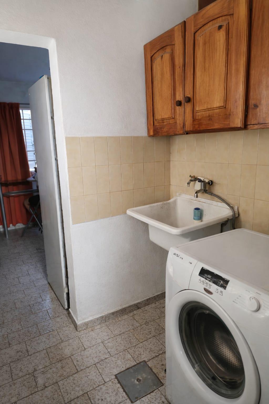 VENTA DE CASA 3 DORM COCHERA Y PATIO.B YOFRE SUR