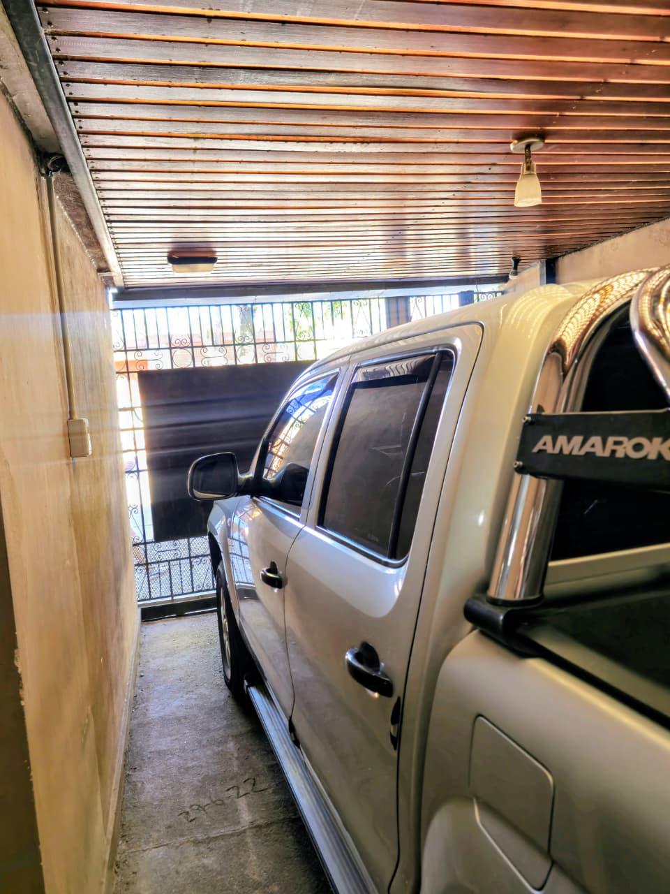 VENTA DE CASA 3 DORM COCHERA Y PATIO.B YOFRE SUR