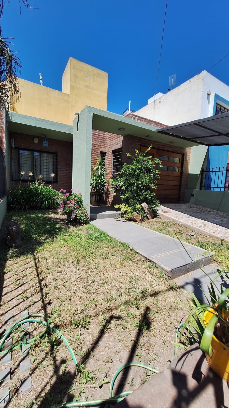 ALQUILER Casa 1 Dormitorio Escritorio Nuevo Poeta Lugones