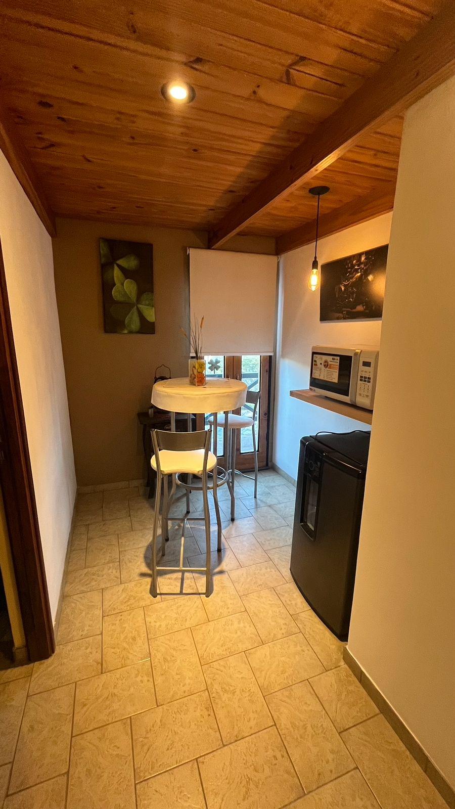 Oportunidad!!! Venta de local comercial con  costa de río, habitaciones, amoblado, escritura inmediata