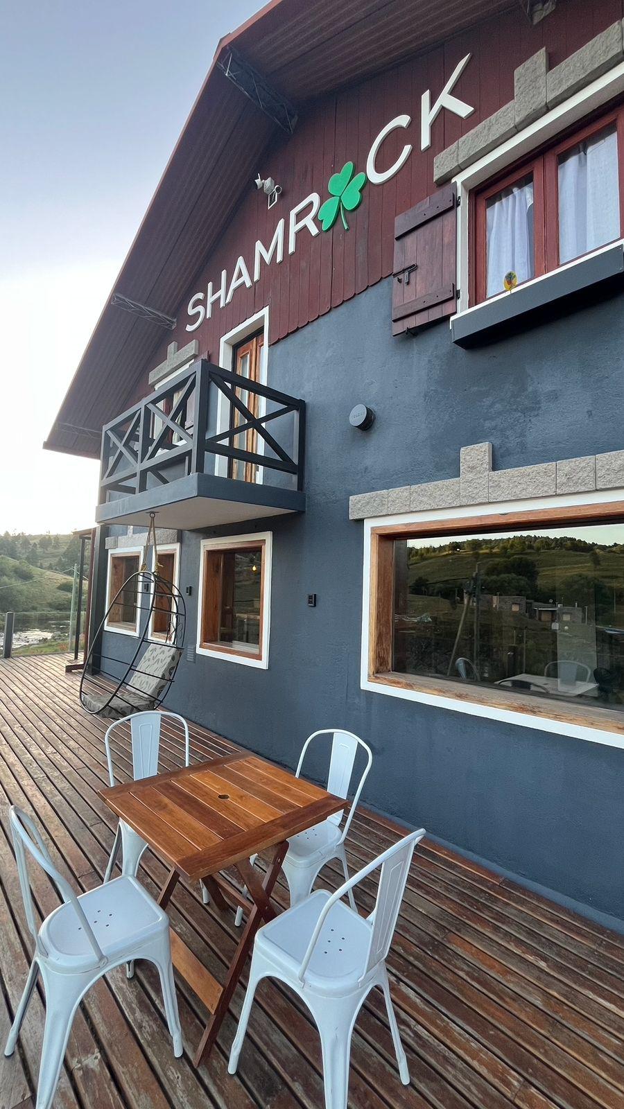 Oportunidad!!! Venta de local comercial con  costa de río, habitaciones, amoblado, escritura inmediata