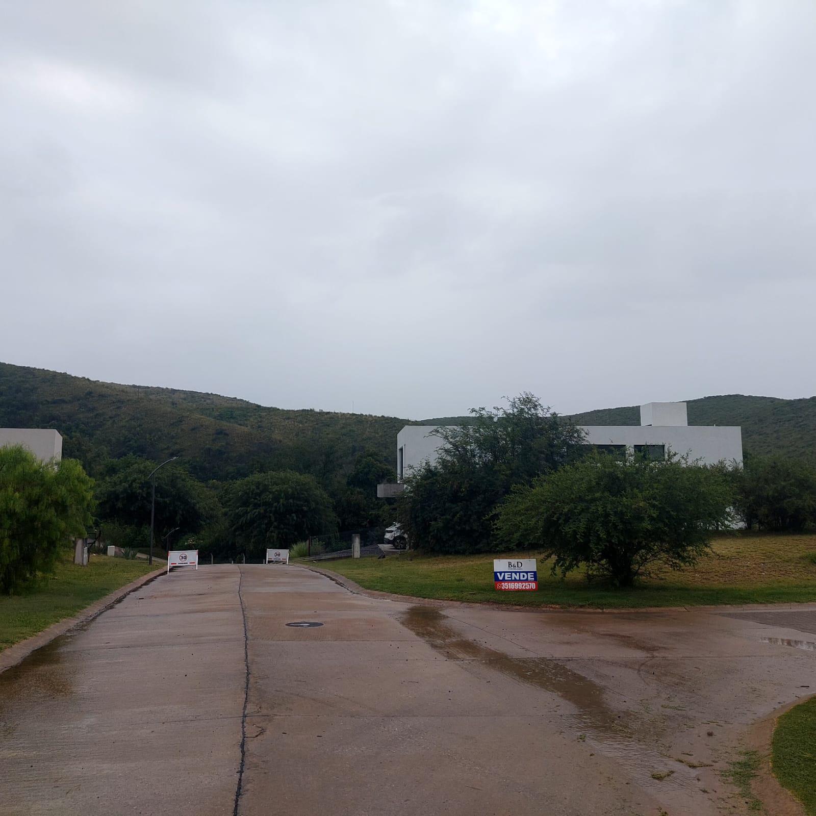 Terreno venta Colinas de la Deseada esquina 456 M