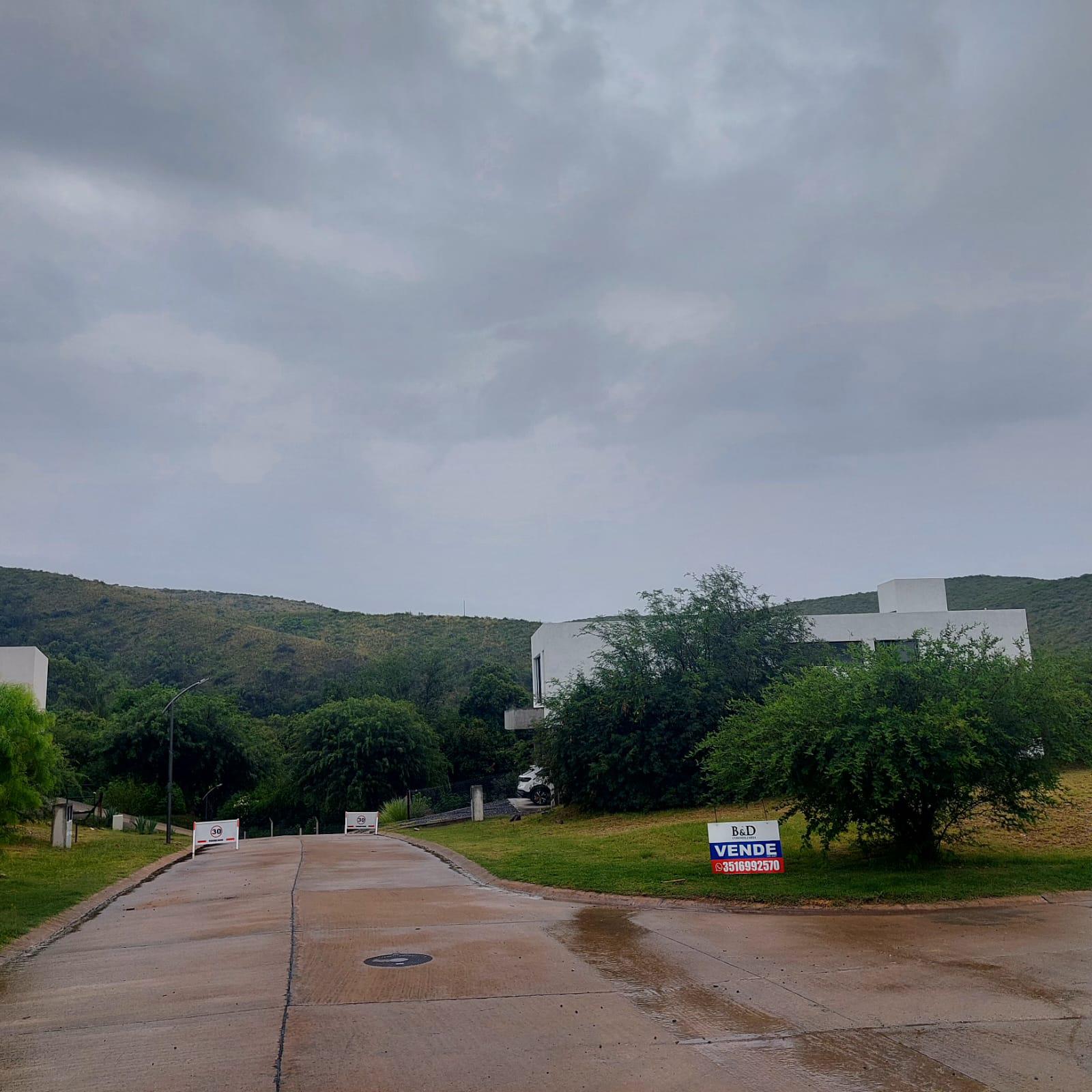 Terreno venta Colinas de la Deseada esquina 456 M