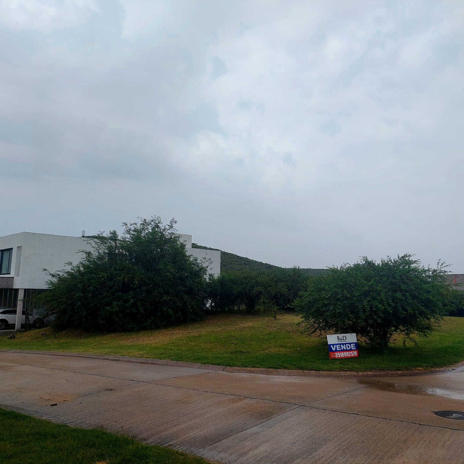 Terreno venta Colinas de la Deseada esquina 456 M