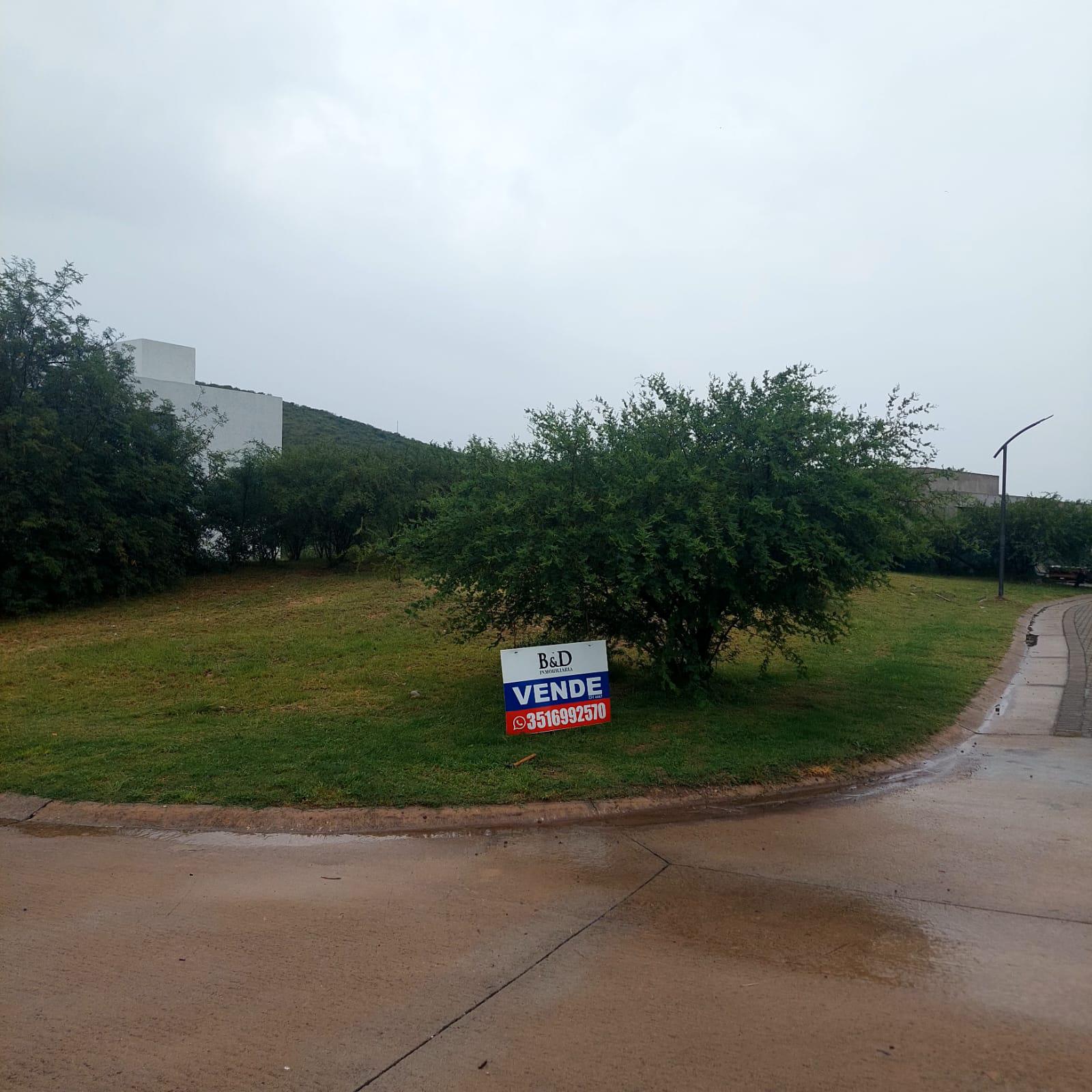 Terreno venta Colinas de la Deseada esquina 456 M