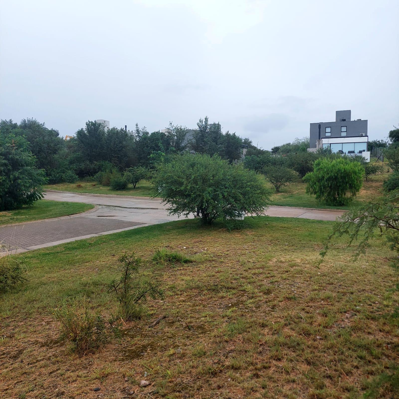 Terreno venta Colinas de la Deseada esquina 456 M