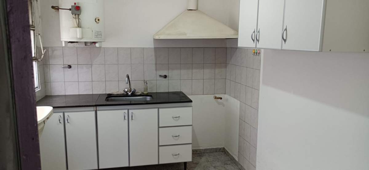 Casa en Alquiler - 2 Dormitorios  Escritorio en Residencial América