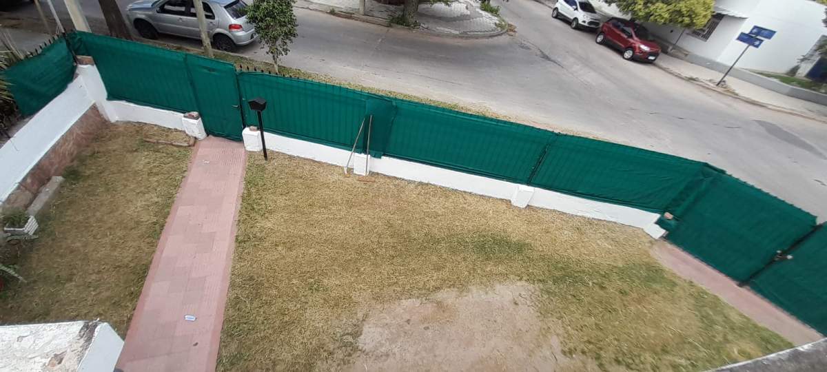 Casa en Alquiler - 2 Dormitorios  Escritorio en Residencial América