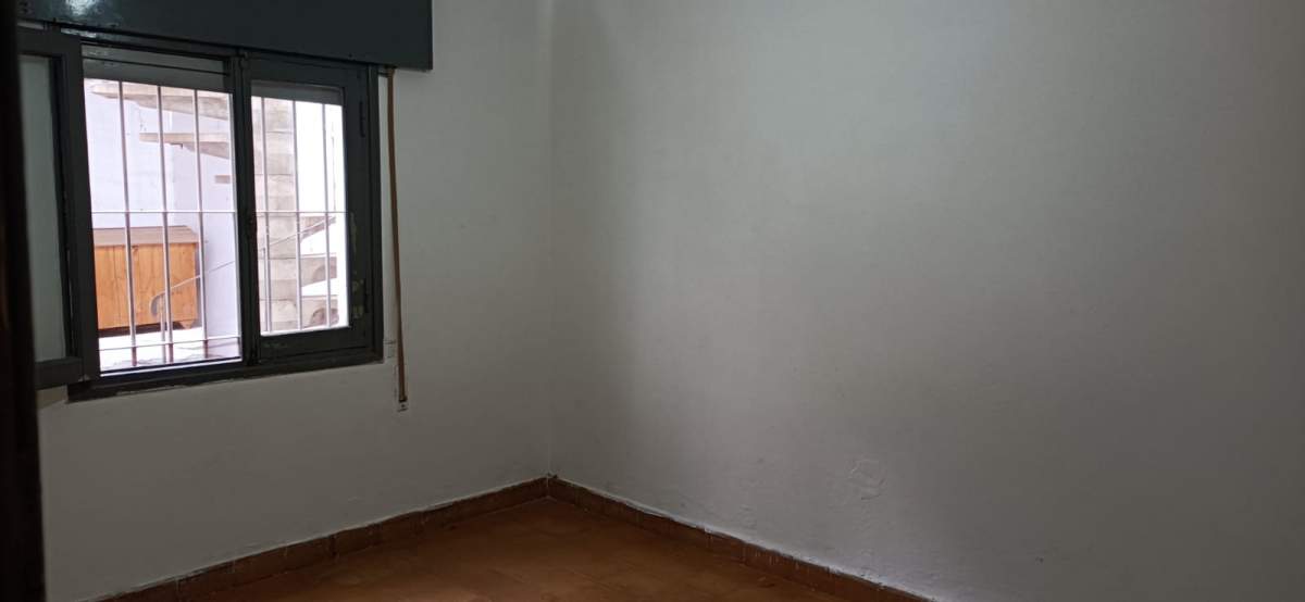 Casa en Alquiler - 2 Dormitorios  Escritorio en Residencial América