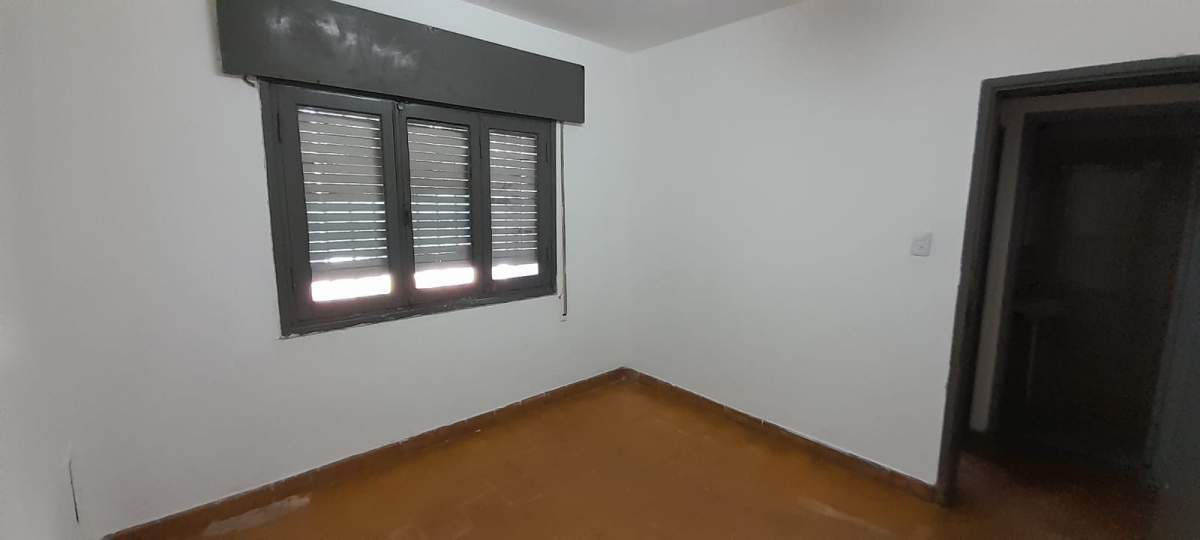 Casa en Alquiler - 2 Dormitorios  Escritorio en Residencial América