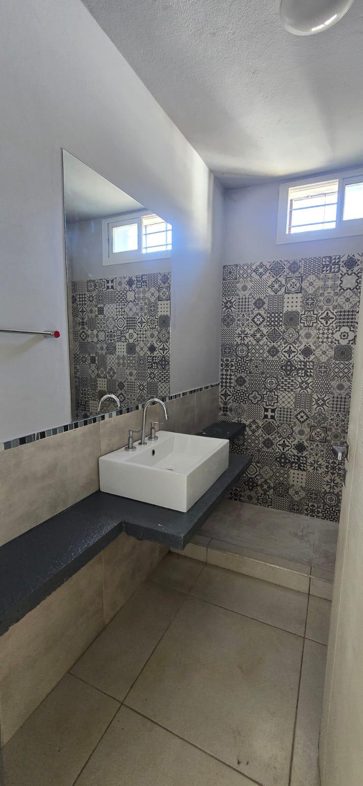 CASA-DPTO DE 2 DORM. CON PATIO