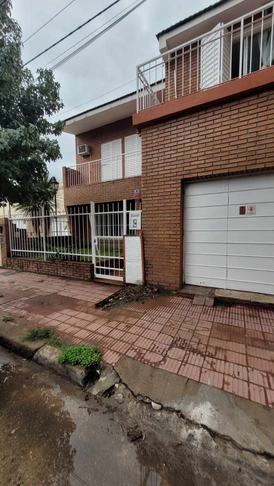 CASA EN ALQUILER EN PLANTA ALTA BARRIO VILLA CABRERA