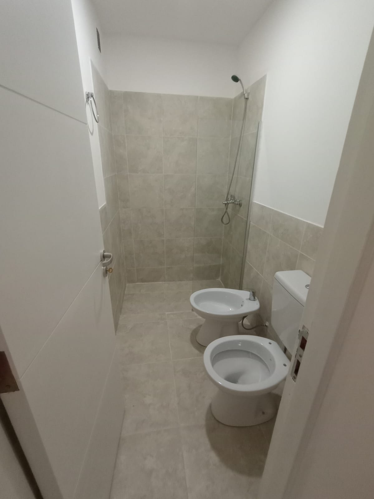 DEPARTAMENTOS  ZONA IDEAL DOS DORMITORIOS Y DOS BAÑOS MUY LUMINOSO CERCA DE TODO