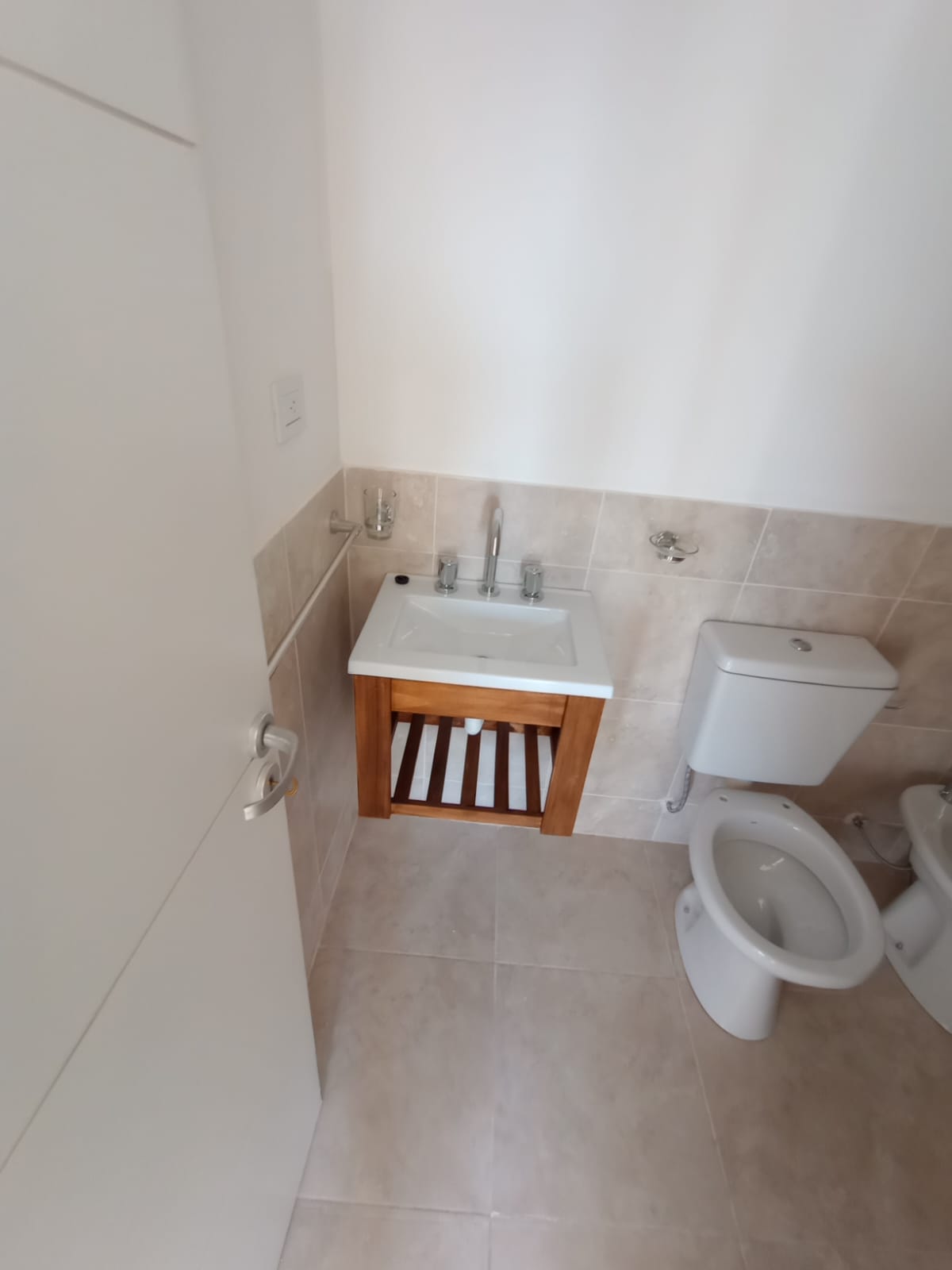 DEPARTAMENTOS  ZONA IDEAL DOS DORMITORIOS Y DOS BAÑOS MUY LUMINOSO CERCA DE TODO