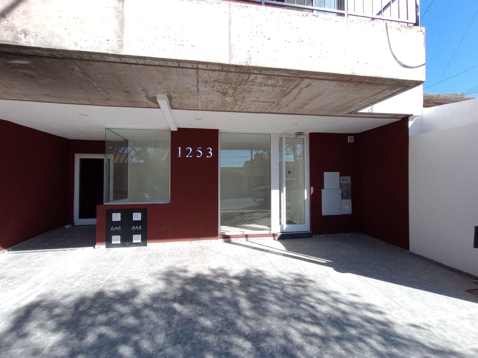 DEPARTAMENTOS  ZONA IDEAL DOS DORMITORIOS Y DOS BAÑOS MUY LUMINOSO CERCA DE TODO