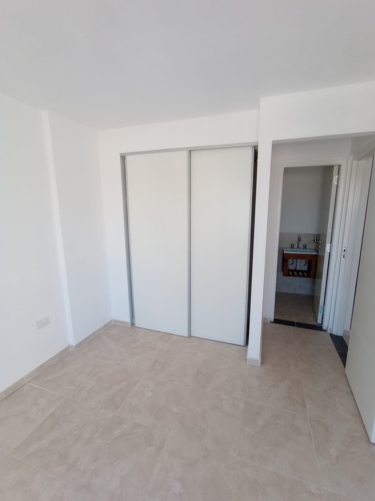 DEPARTAMENTOS  ZONA IDEAL DOS DORMITORIOS Y DOS BAÑOS MUY LUMINOSO CERCA DE TODO