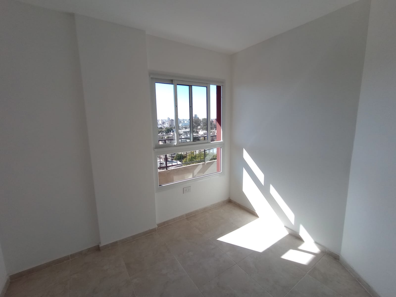 DEPARTAMENTOS  ZONA IDEAL DOS DORMITORIOS Y DOS BAÑOS MUY LUMINOSO CERCA DE TODO