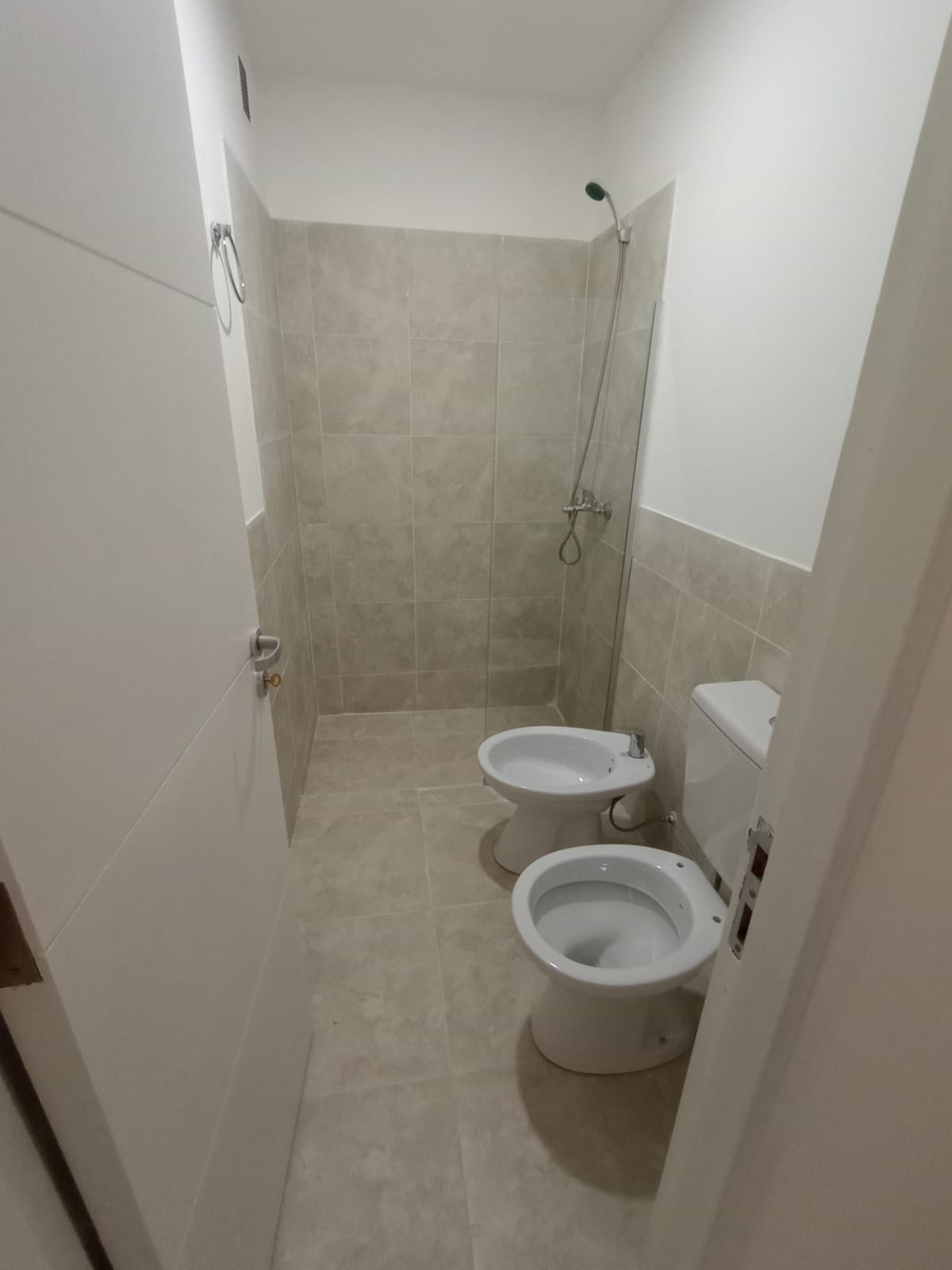 DEPARTAMENTOS  ZONA IDEAL DOS DORMITORIOS Y DOS BAÑOS MUY LUMINOSO CERCA DE TODO