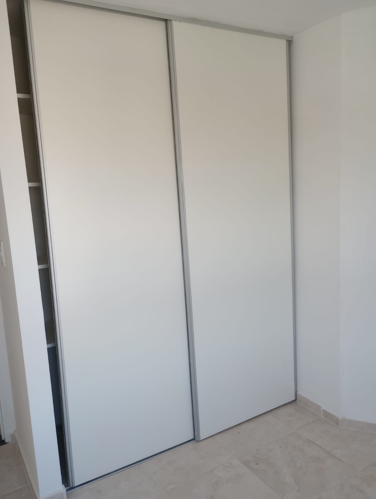 DEPARTAMENTOS  ZONA IDEAL DOS DORMITORIOS Y DOS BAÑOS MUY LUMINOSO CERCA DE TODO