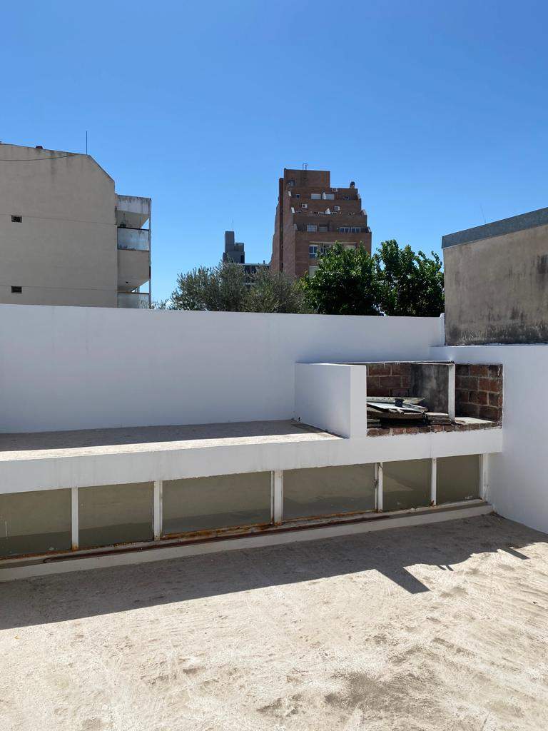 ALQUILER CASONA COMERCIAL MUDA TU EMPRESA A 5 MINUTOS DEL CENTRO Y METROS DE AVENIDA SANTA FE