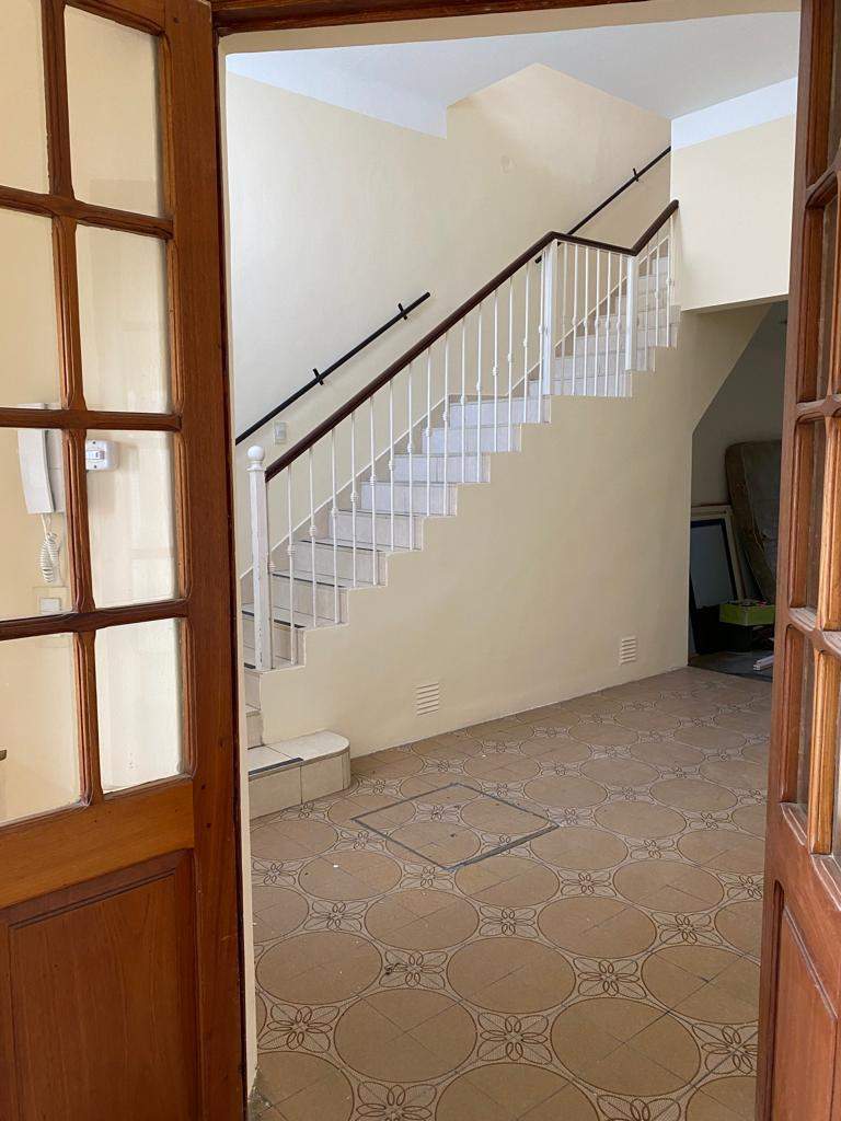 ALQUILER CASONA COMERCIAL MUDA TU EMPRESA A 5 MINUTOS DEL CENTRO Y METROS DE AVENIDA SANTA FE