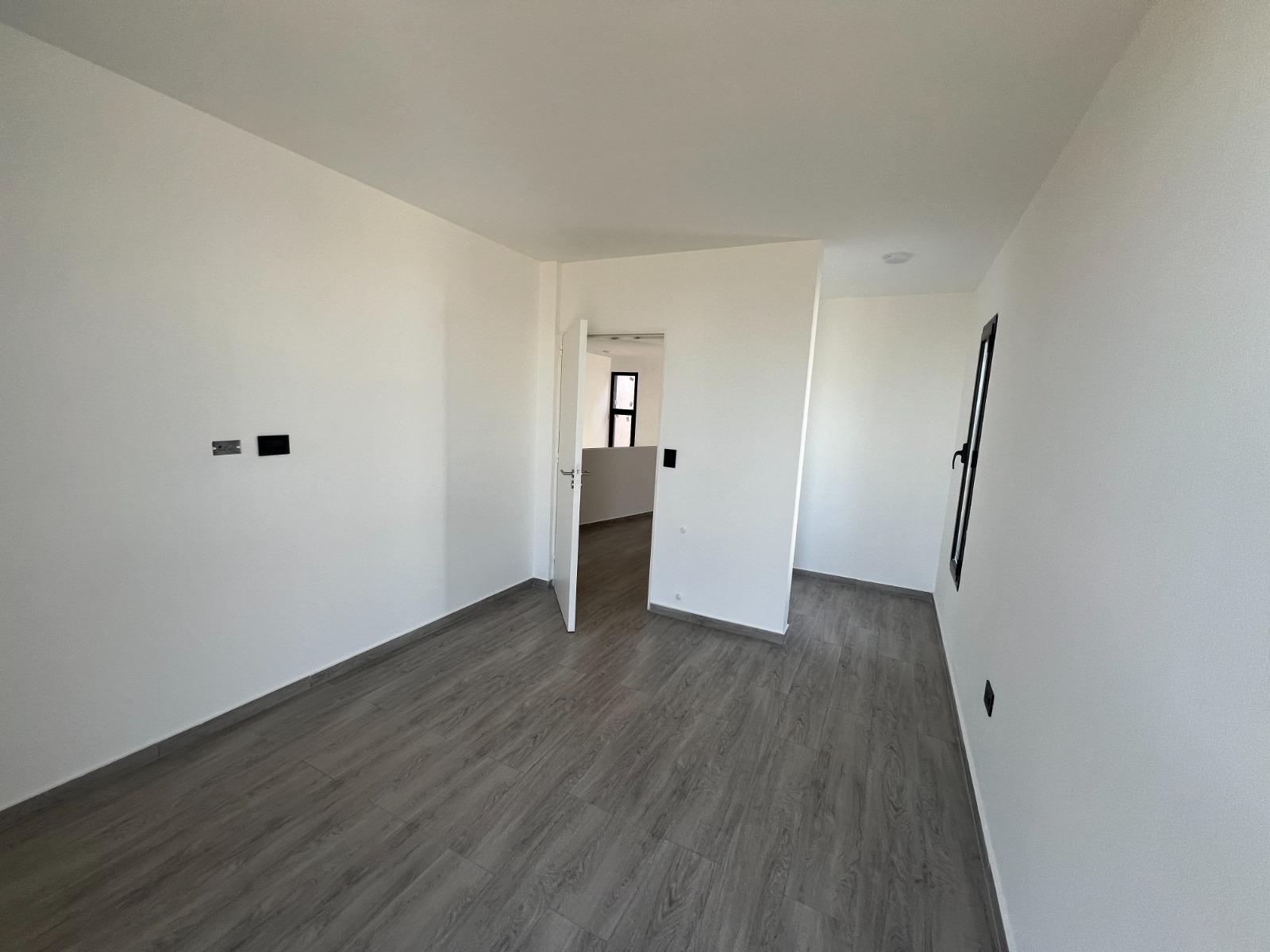 VENTA DE CASA  3 DORMITORIOS EN CUESTAS DE MANANTIALES II