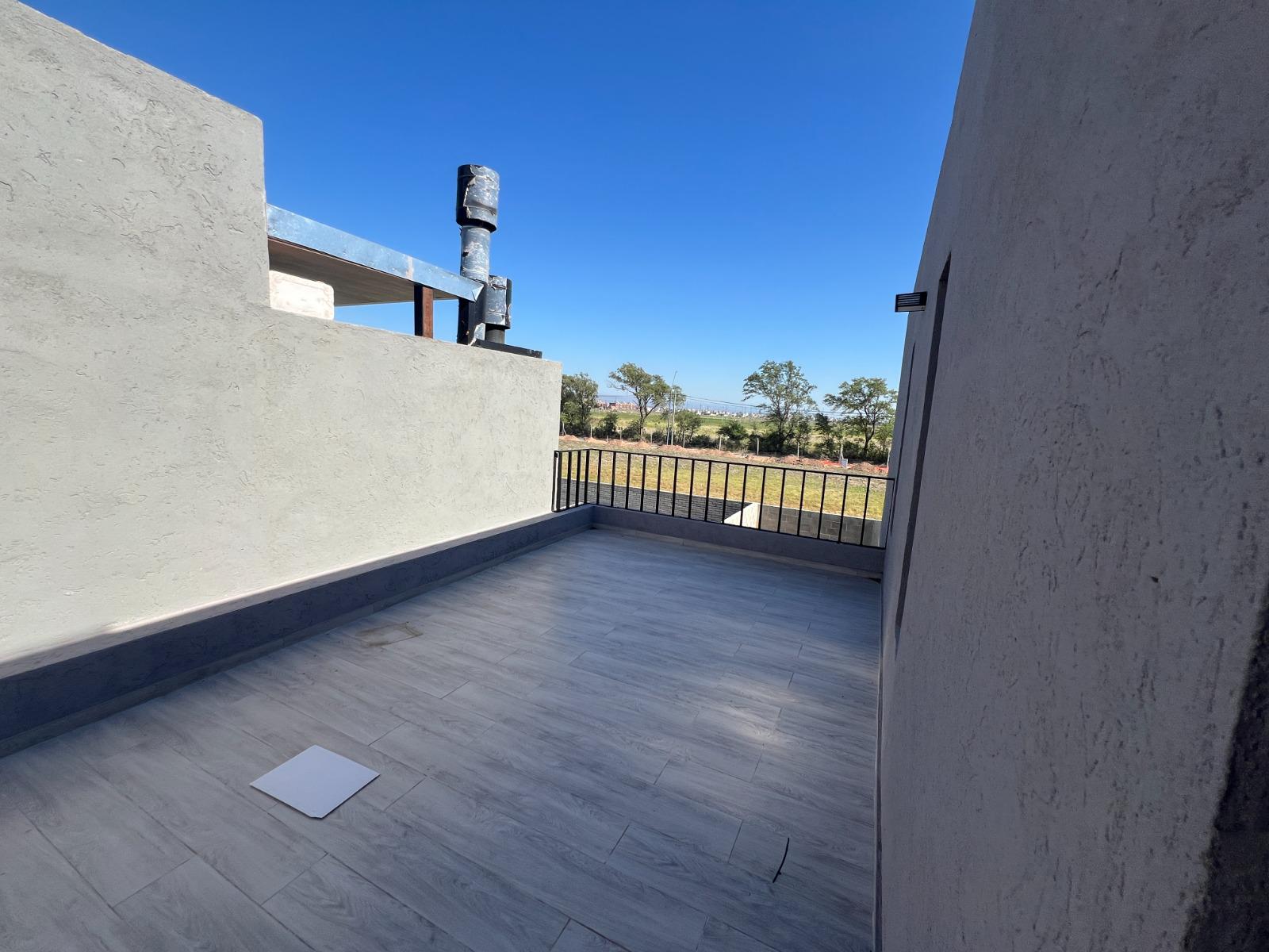 VENTA DE CASA  3 DORMITORIOS EN CUESTAS DE MANANTIALES II