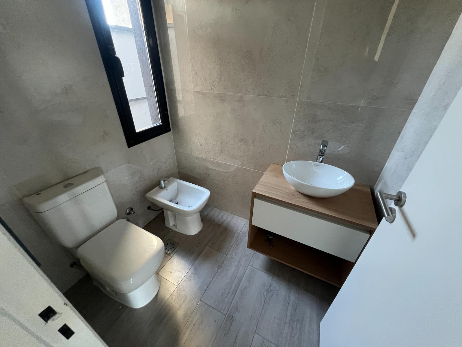 VENTA DE CASA  3 DORMITORIOS EN CUESTAS DE MANANTIALES II