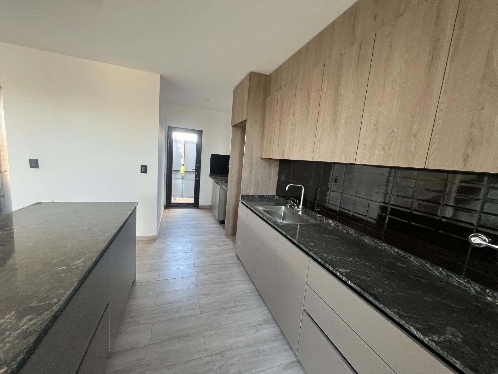 VENTA DE CASA  3 DORMITORIOS EN CUESTAS DE MANANTIALES II