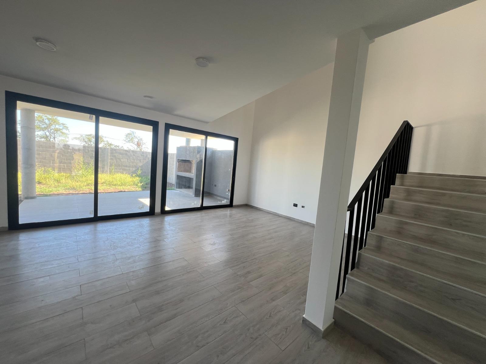 VENTA DE CASA  3 DORMITORIOS EN CUESTAS DE MANANTIALES II