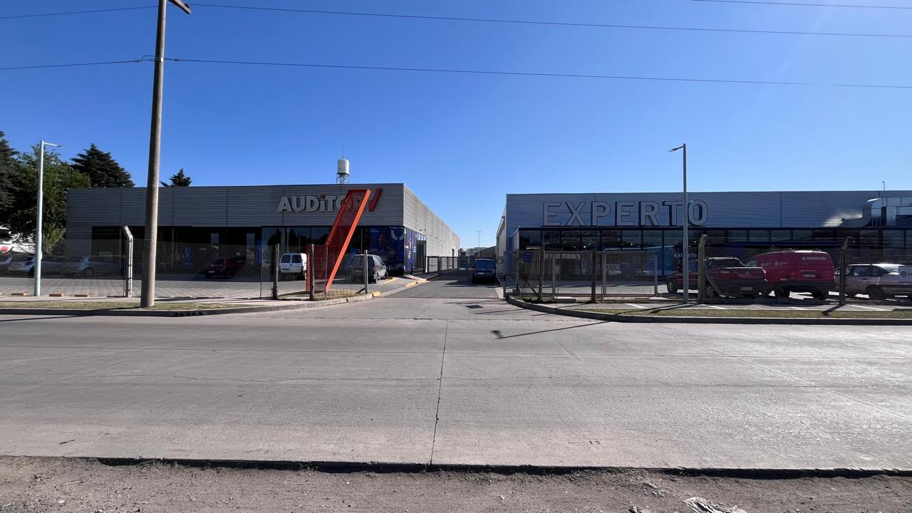 ALQUILER 350m2 Depósito Oficina Circunv Sur entre Velez Sarsf y Valparaíso UBICACIÓN PREMIUM