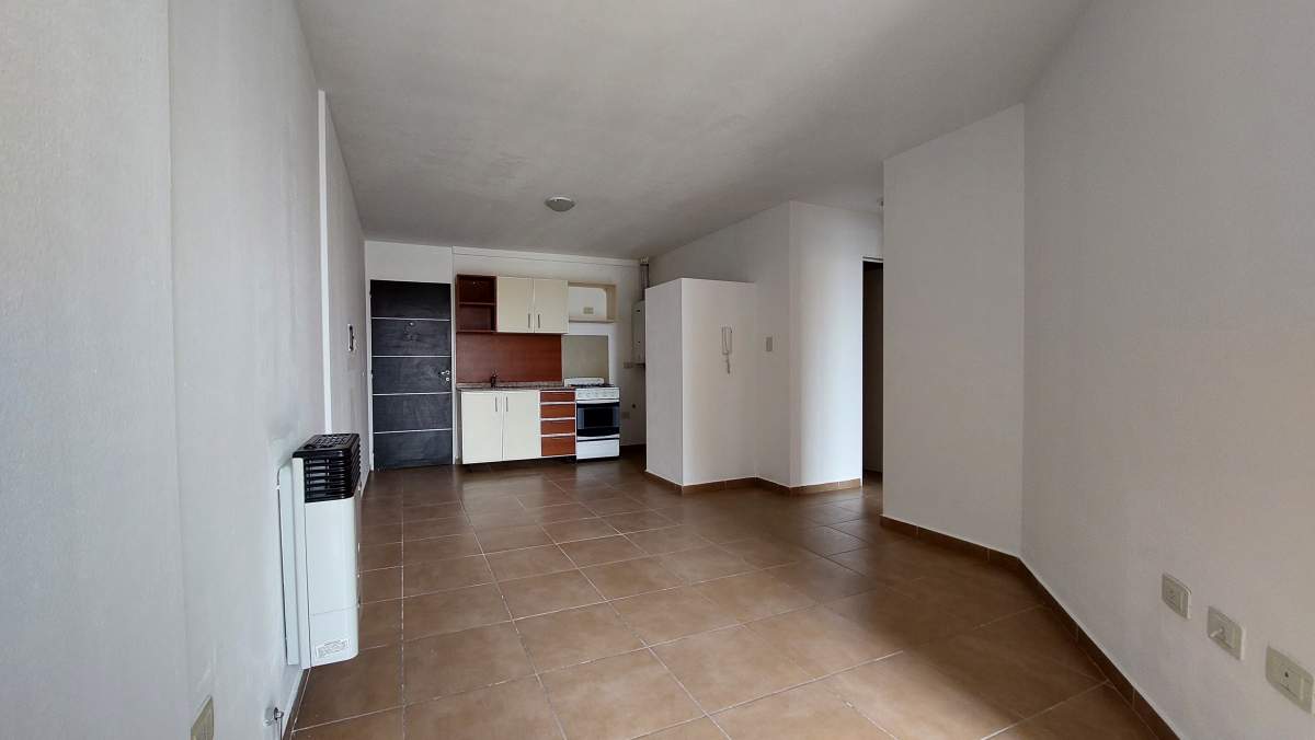 EXPENSAS BAJAS!  DPTO SOBRE BV SAN JUAN A LA VUELTA DE TRIBUNALES