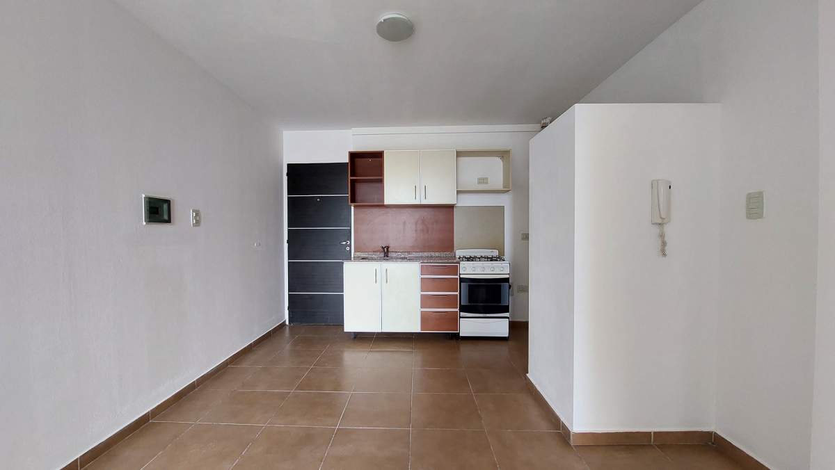 EXPENSAS BAJAS!  DPTO SOBRE BV SAN JUAN A LA VUELTA DE TRIBUNALES