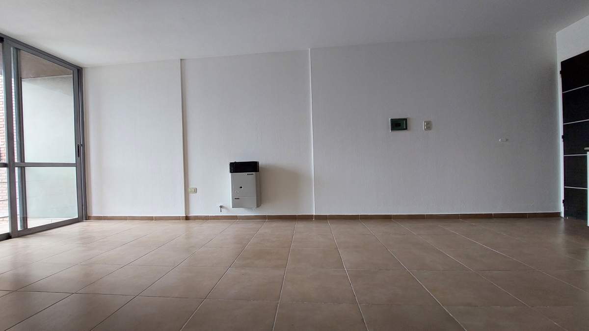 EXPENSAS BAJAS!  DPTO SOBRE BV SAN JUAN A LA VUELTA DE TRIBUNALES