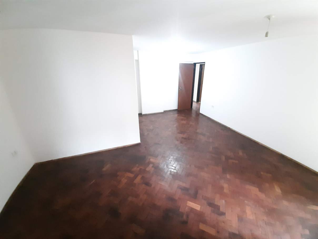 GRAN DPTO DE TRES DORMITORIOS EN PLENO CENTRO DE LA CIUDAD