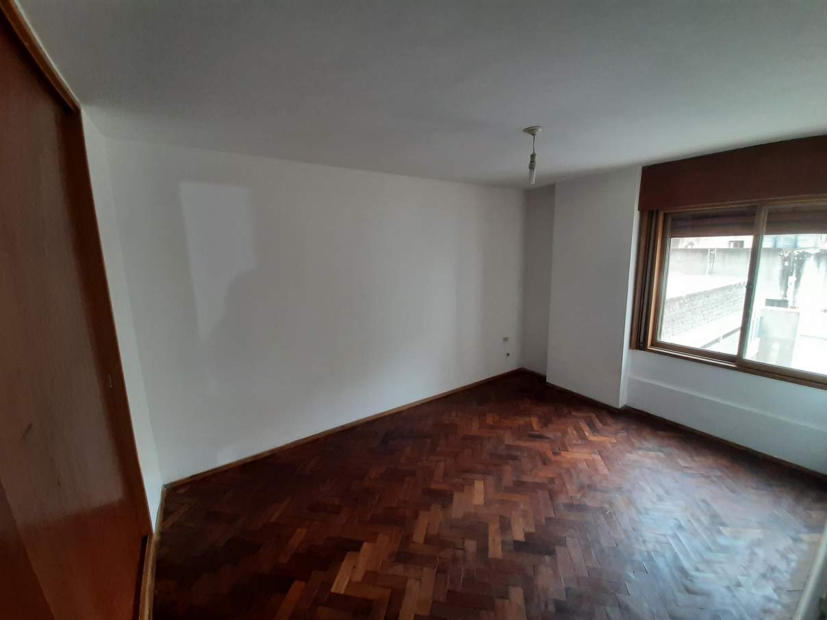 GRAN DPTO DE TRES DORMITORIOS EN PLENO CENTRO DE LA CIUDAD