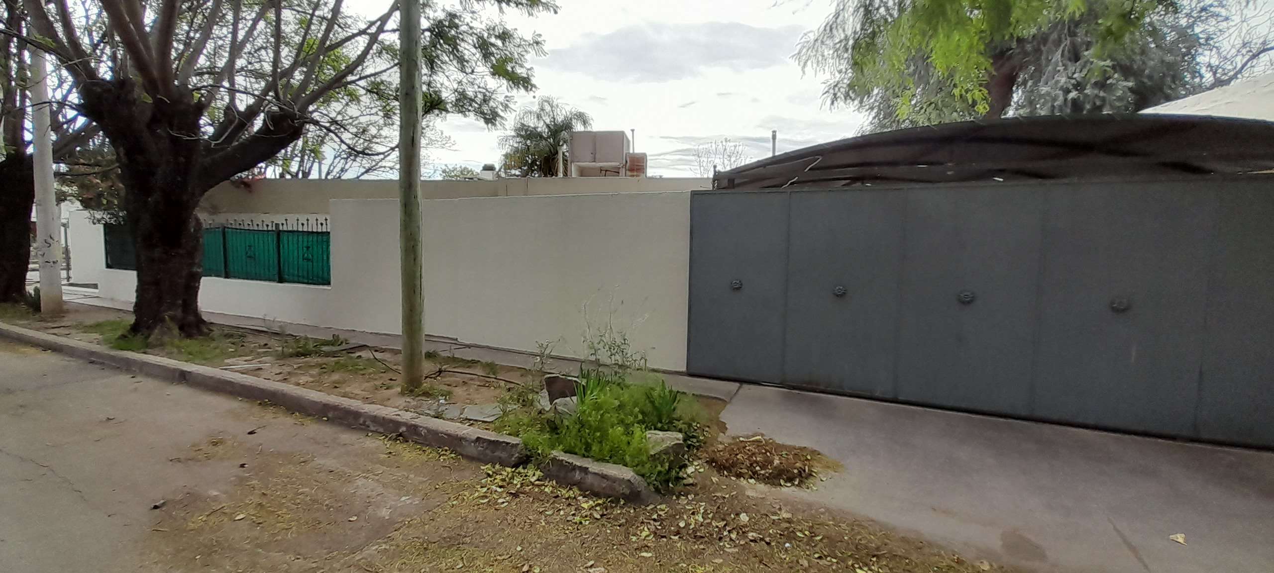 CERRO CHICO - NATAL CRESPO 4700 - CASA 3 DORMITORIOS EN ALQUILER