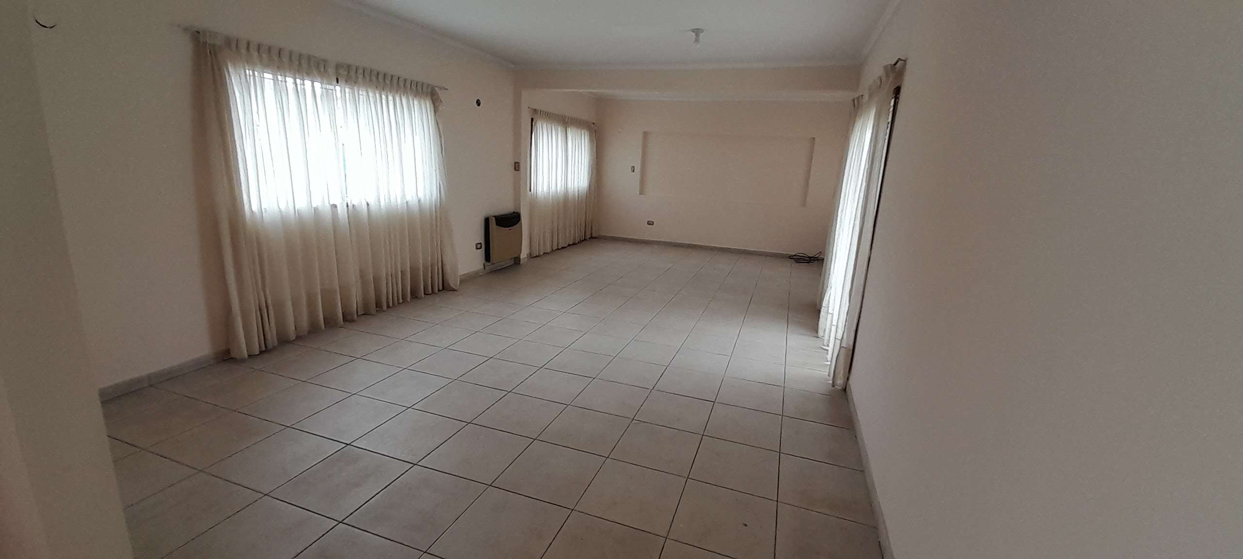 CERRO CHICO - NATAL CRESPO 4700 - CASA 3 DORMITORIOS EN ALQUILER