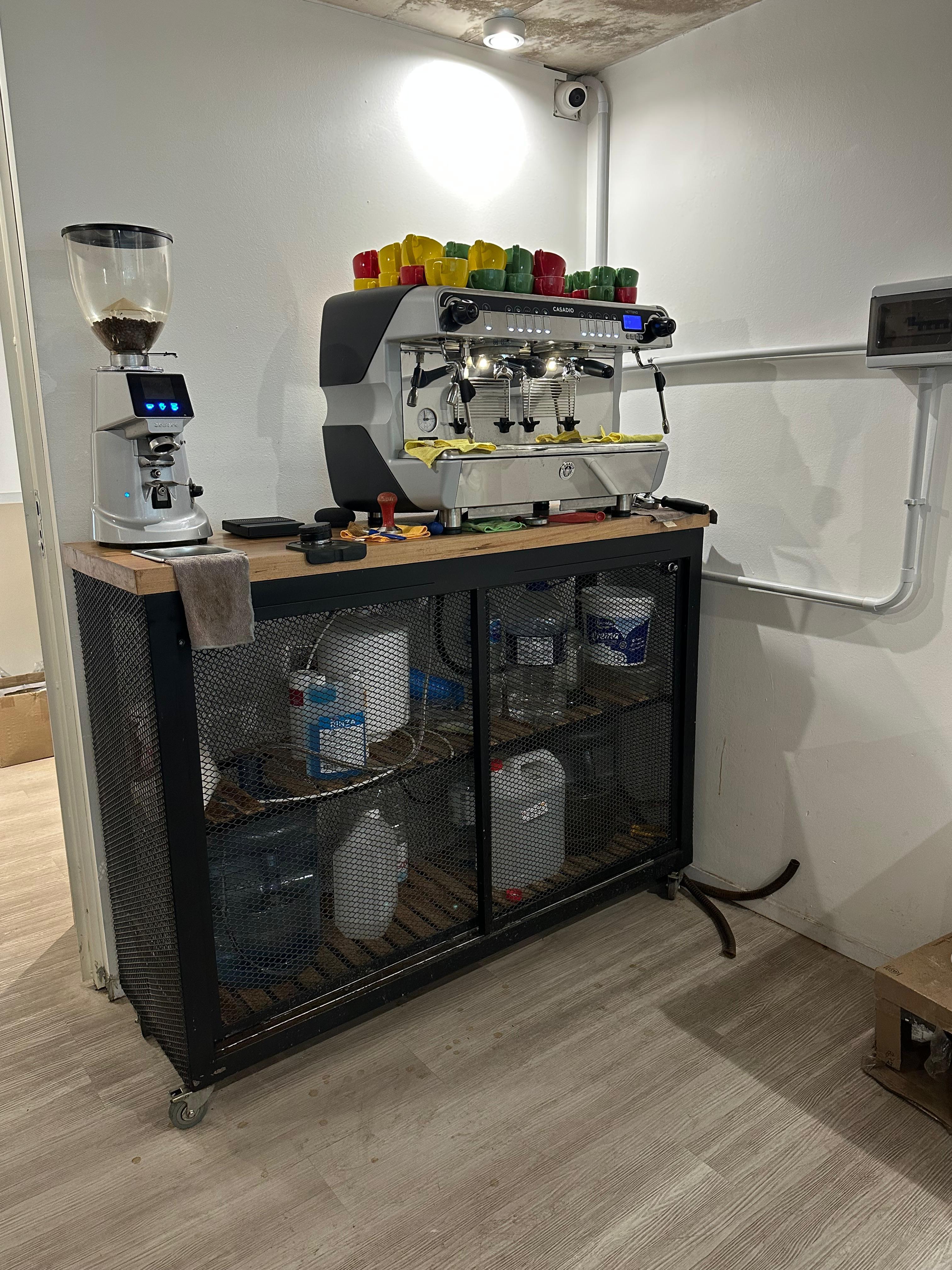 VENTA DE FONDO DE COMERCIO  CAFETERÍA EN NUEVA CÓRDOBA
