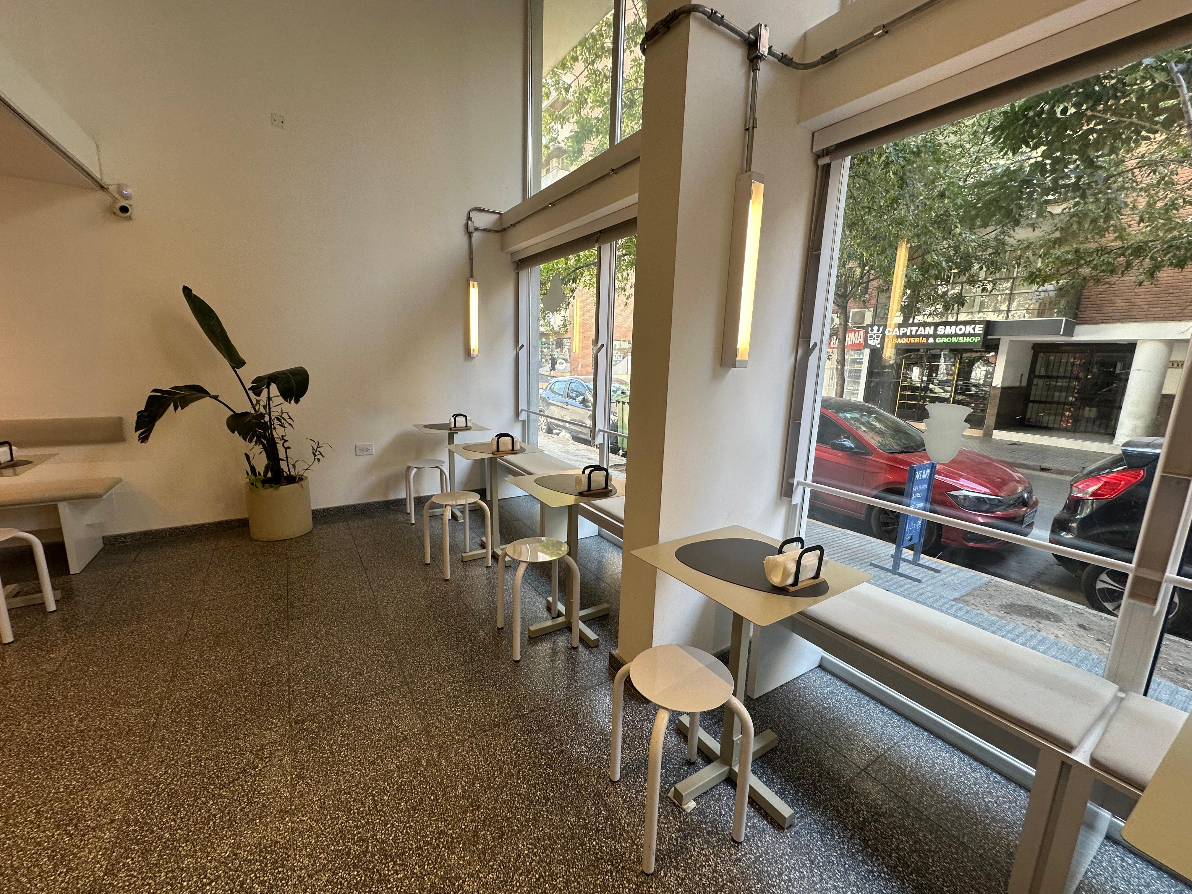 VENTA DE FONDO DE COMERCIO  CAFETERÍA EN NUEVA CÓRDOBA