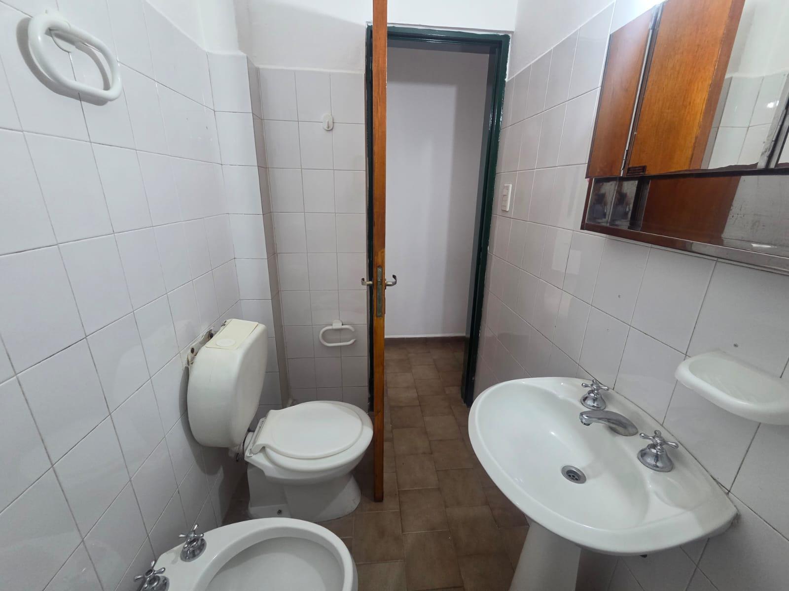 TALLERES ESTE - PUNTA DEL SAUCE 1956 - ALQUILER DEPARTAMENTO