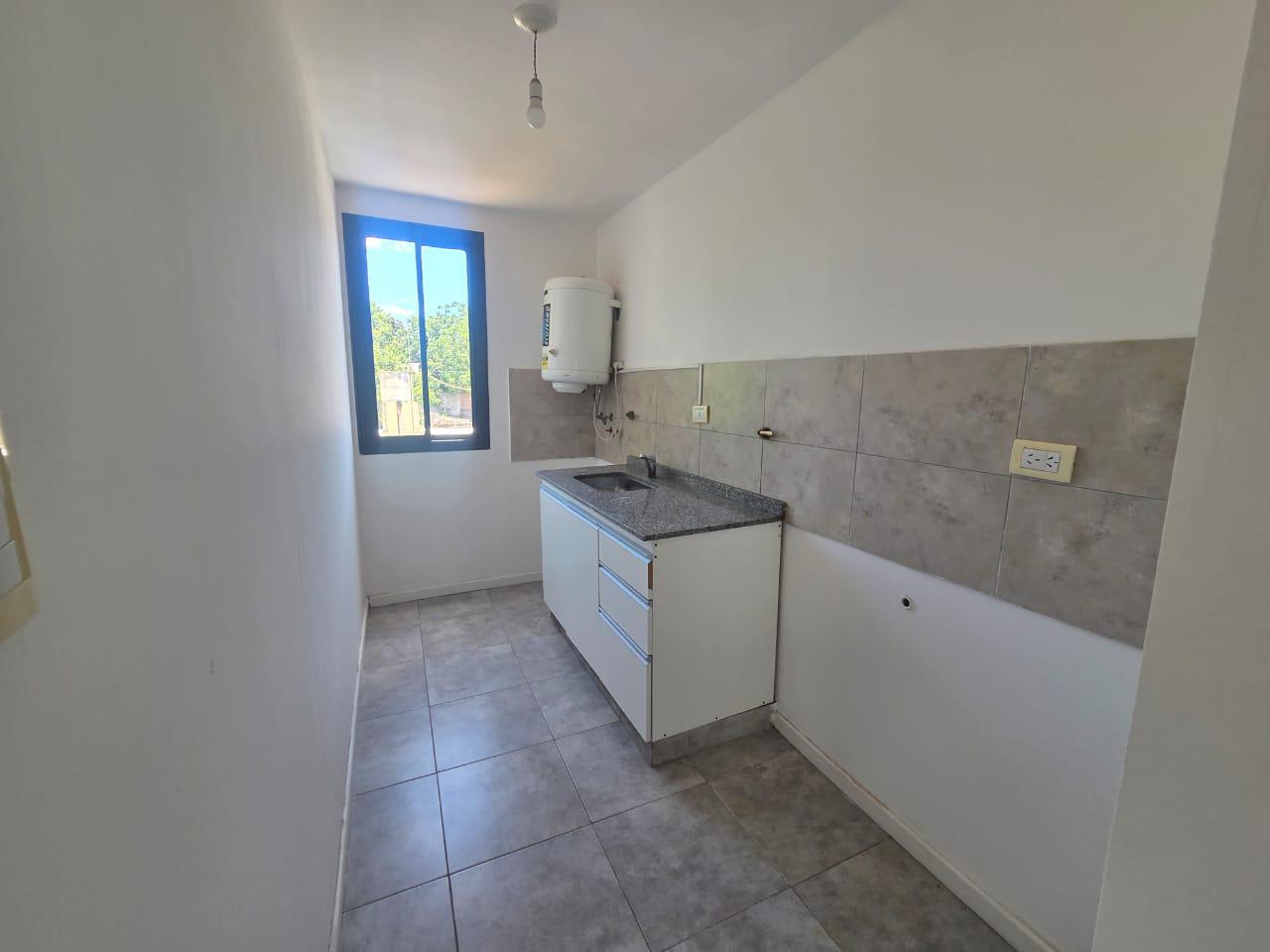 ALBERDI - SOL DE MAYO AL 100 - DEPTO EN VENTA