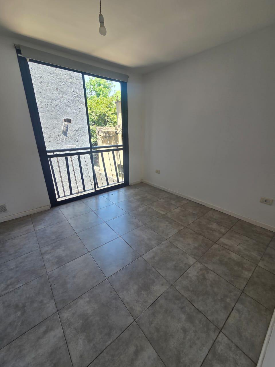 ALBERDI - SOL DE MAYO AL 100 - DEPTO EN VENTA
