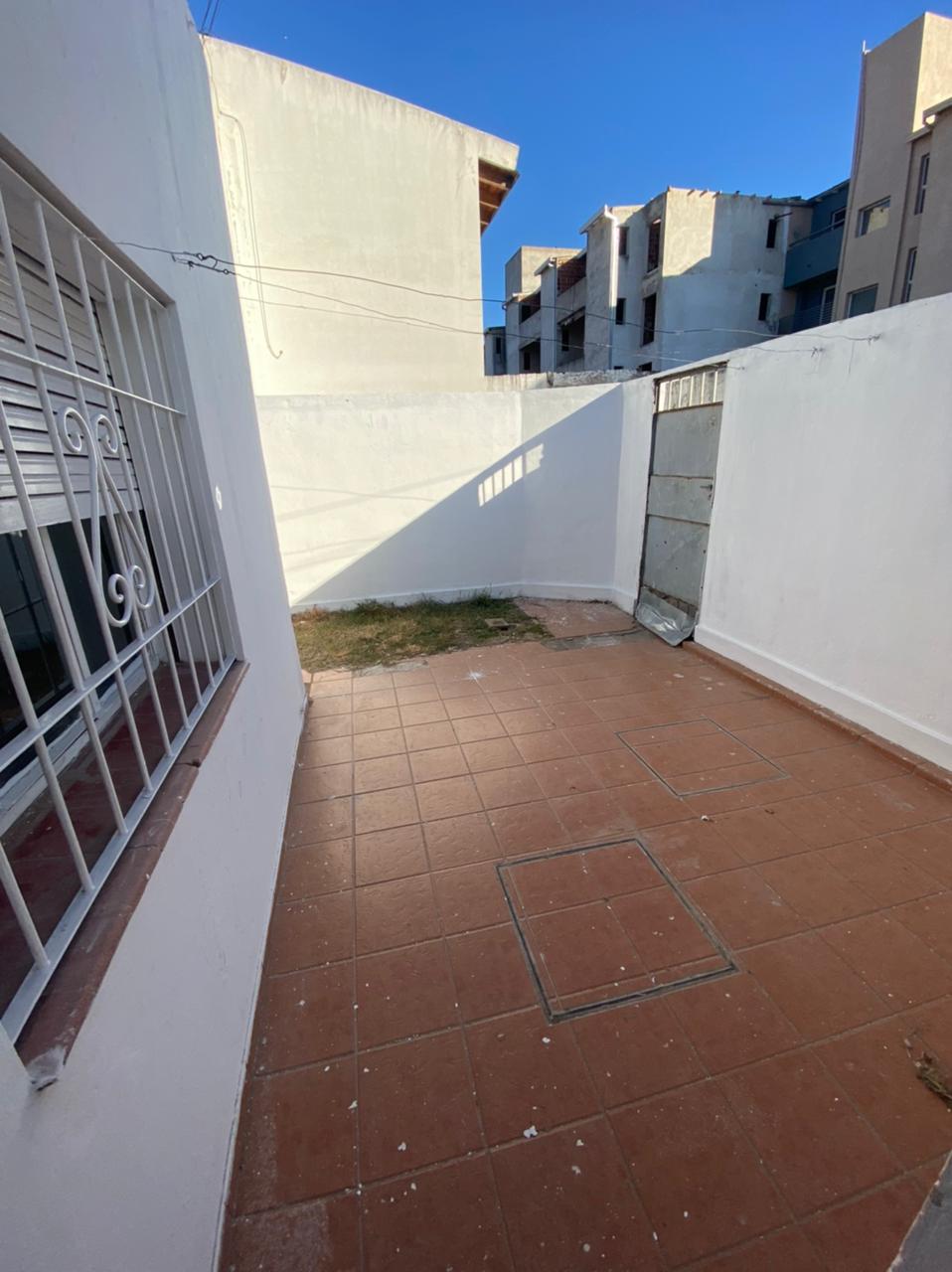 CASA EN ALQUILER BARRIO JARDIN 2 DOR