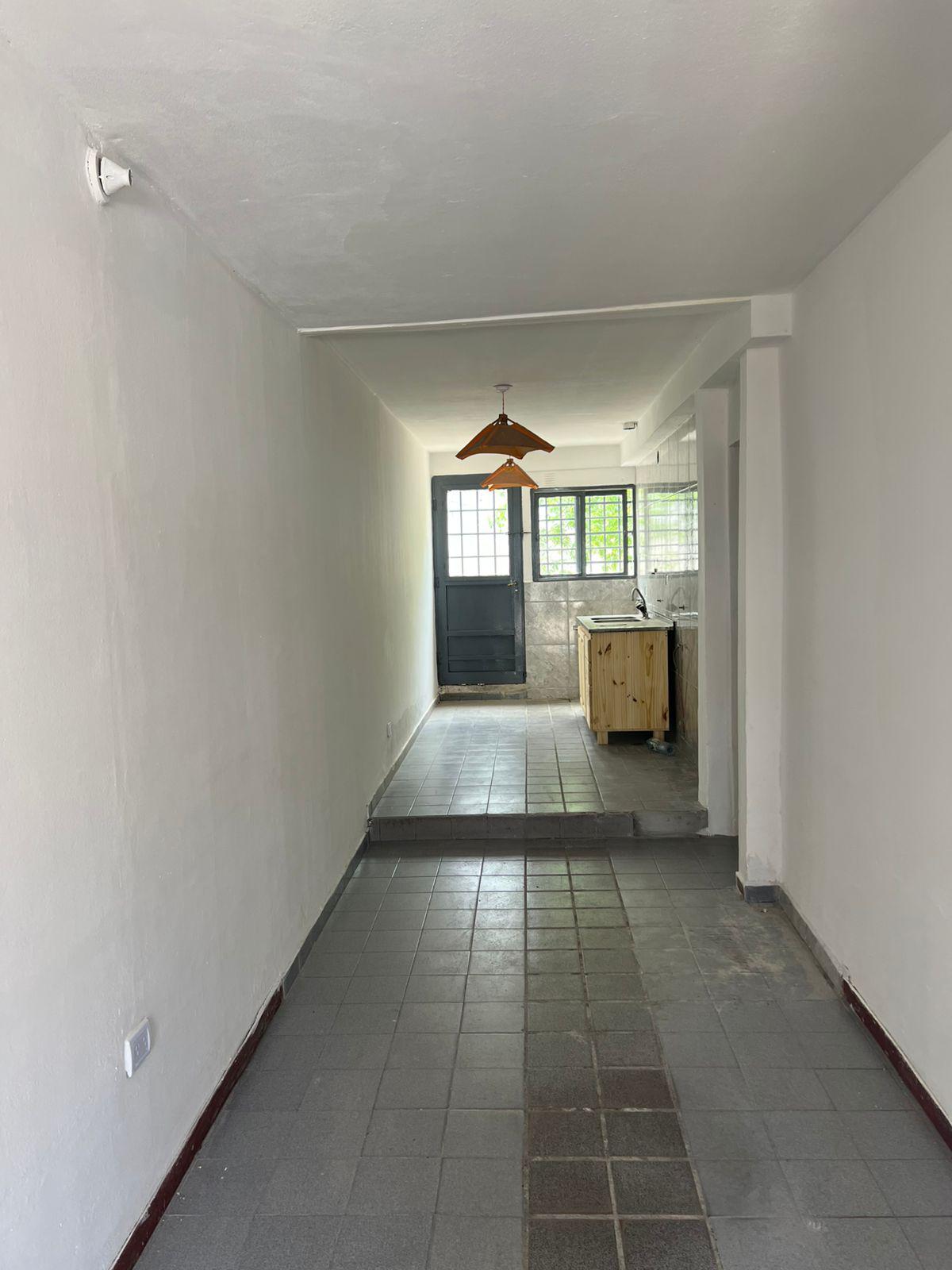 ALQUILO CASA 2 DORMITORIOS EN BARRIO BELLA VISTA